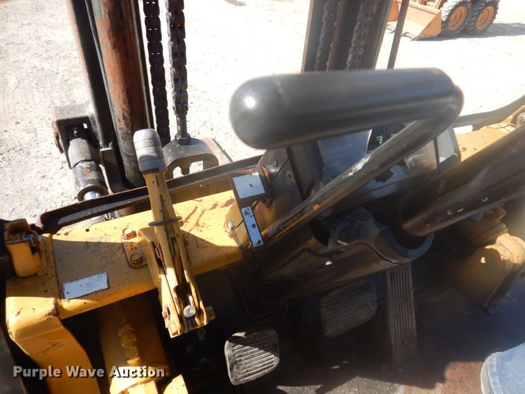 image for item DP0400 Caterpillar  forklift