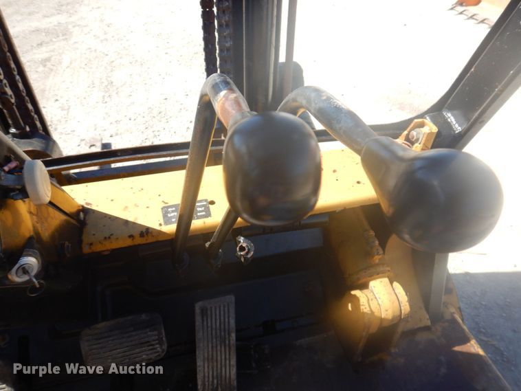 image for item DP0400 Caterpillar  forklift