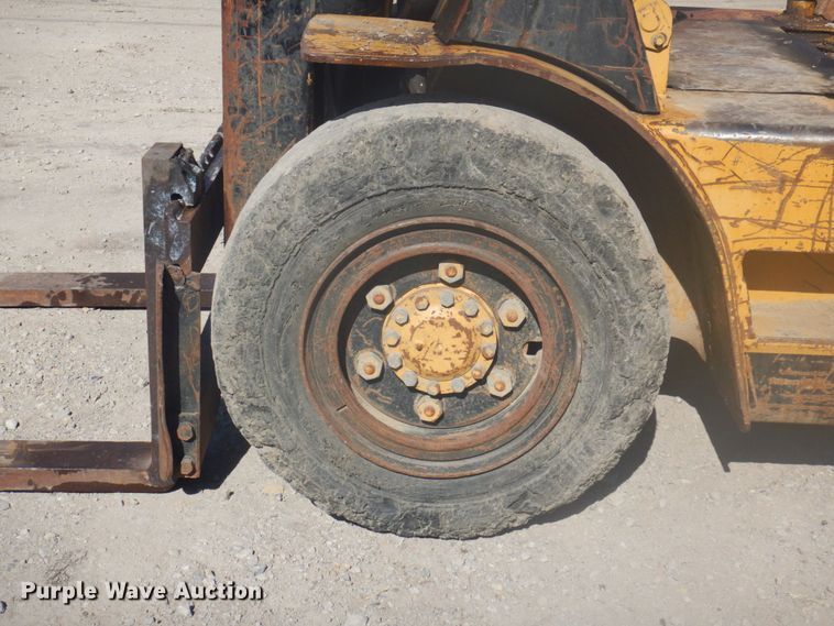 image for item DP0400 Caterpillar  forklift