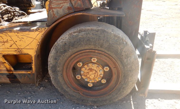 image for item DP0400 Caterpillar  forklift