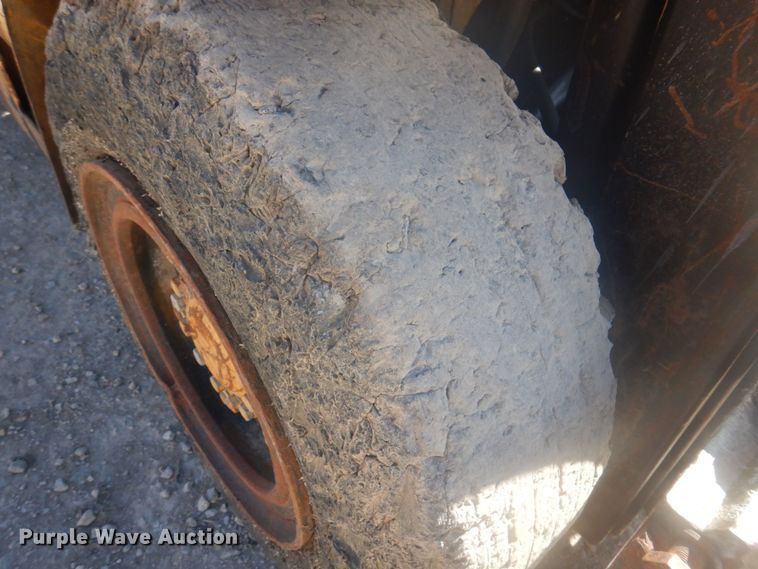 image for item DP0400 Caterpillar  forklift