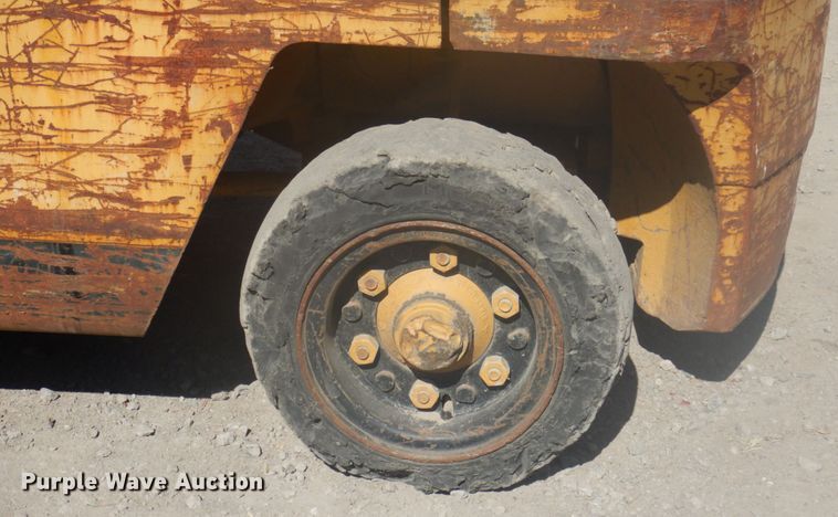 image for item DP0400 Caterpillar  forklift