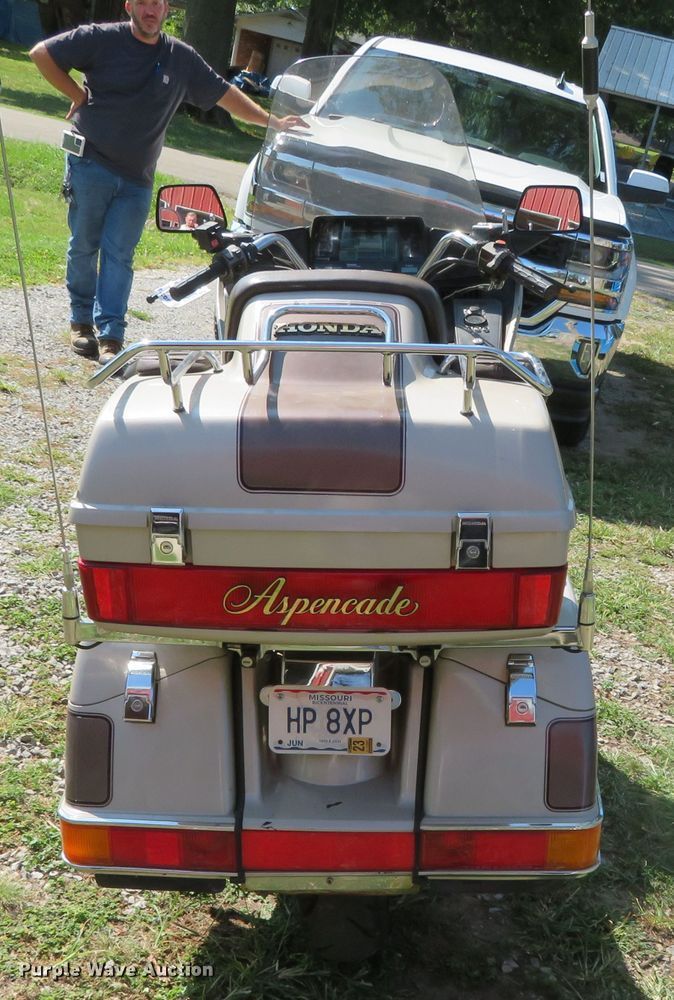 image for item DR0129 1985 Honda Gold Wing Aspencade  motorcycle