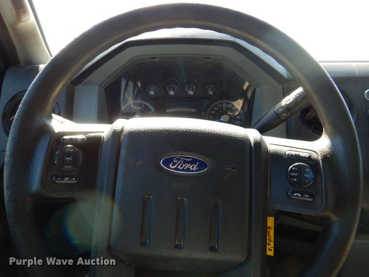 image for item DR2078 2014 Ford F550 Super Duty  Crew Cab flatbed truck