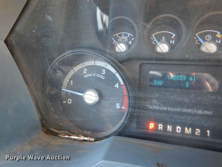 image for item DR2078 2014 Ford F550 Super Duty  Crew Cab flatbed truck