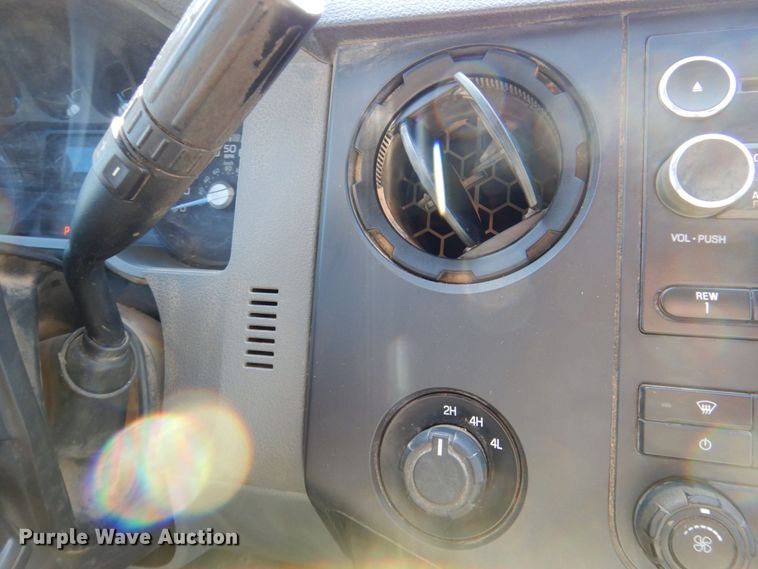 image for item DR2078 2014 Ford F550 Super Duty  Crew Cab flatbed truck