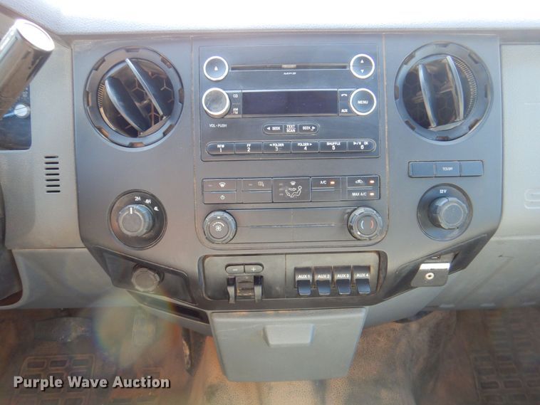 image for item DR2078 2014 Ford F550 Super Duty  Crew Cab flatbed truck