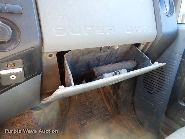 image for item DR2078 2014 Ford F550 Super Duty  Crew Cab flatbed truck