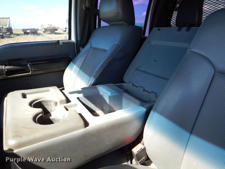 image for item DR2078 2014 Ford F550 Super Duty  Crew Cab flatbed truck