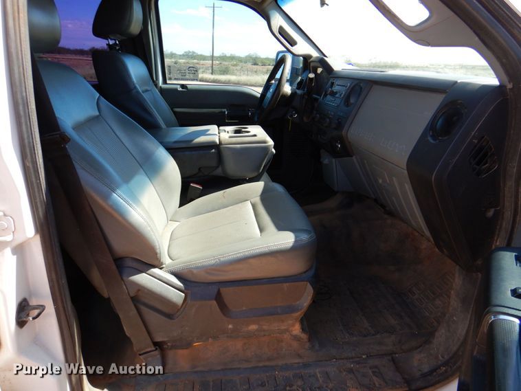 image for item DR2078 2014 Ford F550 Super Duty  Crew Cab flatbed truck