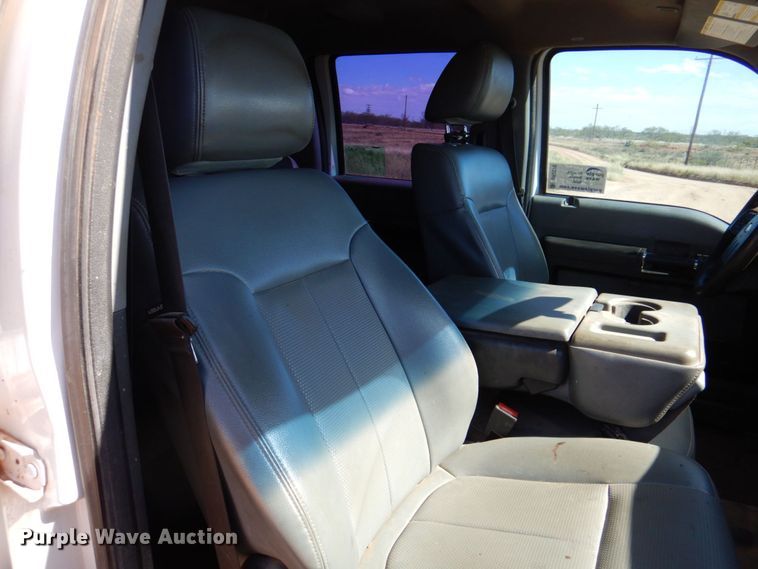 image for item DR2078 2014 Ford F550 Super Duty  Crew Cab flatbed truck