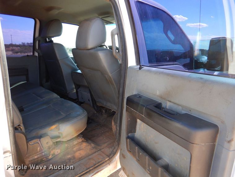 image for item DR2078 2014 Ford F550 Super Duty  Crew Cab flatbed truck