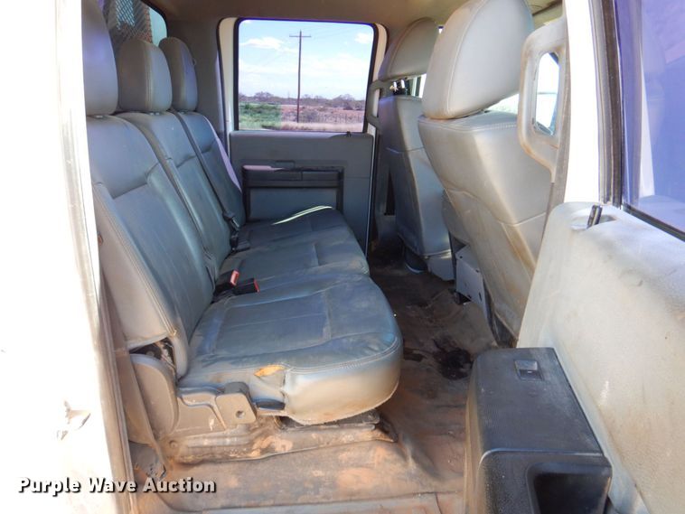 image for item DR2078 2014 Ford F550 Super Duty  Crew Cab flatbed truck