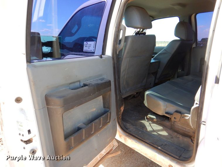 image for item DR2078 2014 Ford F550 Super Duty  Crew Cab flatbed truck