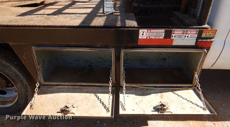 image for item DR2078 2014 Ford F550 Super Duty  Crew Cab flatbed truck