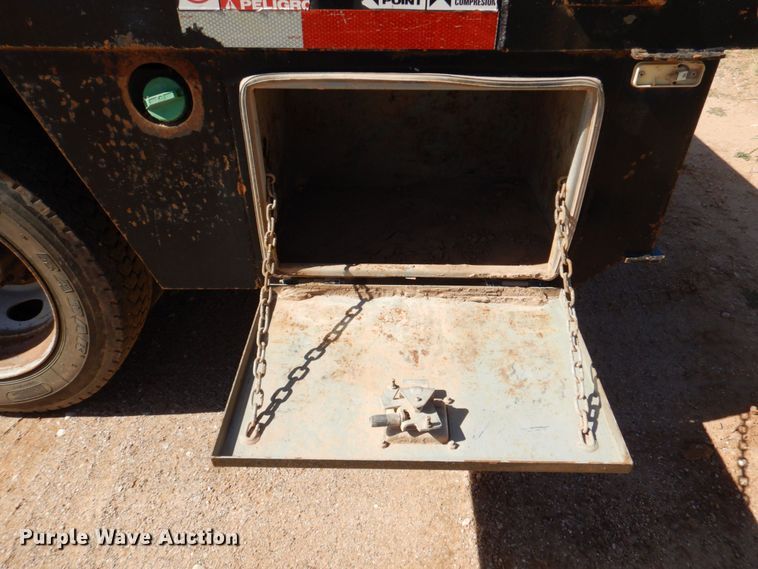 image for item DR2078 2014 Ford F550 Super Duty  Crew Cab flatbed truck