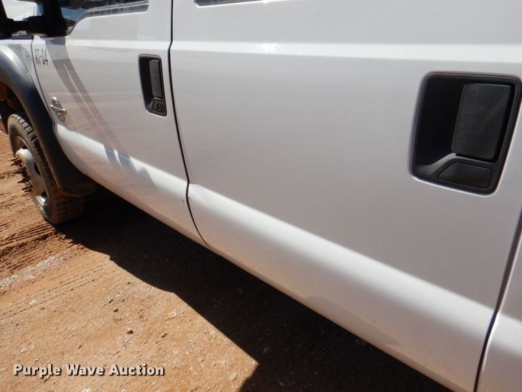 image for item DR2078 2014 Ford F550 Super Duty  Crew Cab flatbed truck