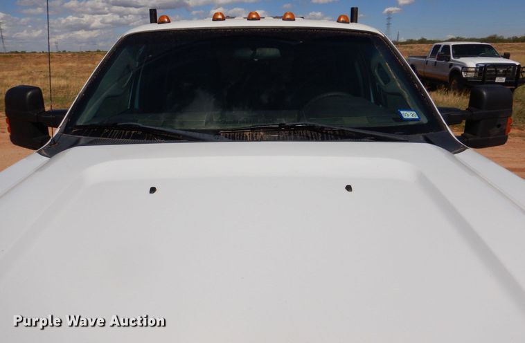 image for item DR2078 2014 Ford F550 Super Duty  Crew Cab flatbed truck