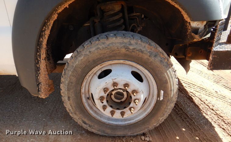 image for item DR2078 2014 Ford F550 Super Duty  Crew Cab flatbed truck