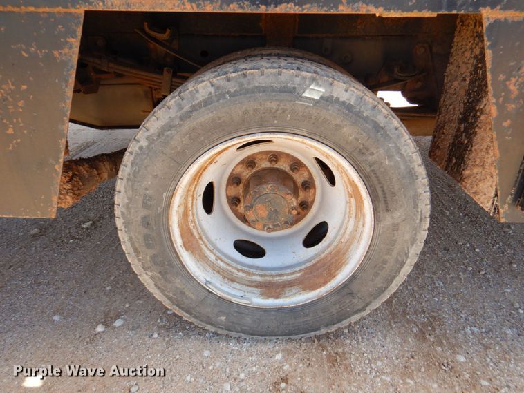 image for item DR2078 2014 Ford F550 Super Duty  Crew Cab flatbed truck