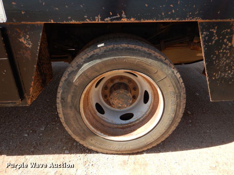 image for item DR2078 2014 Ford F550 Super Duty  Crew Cab flatbed truck