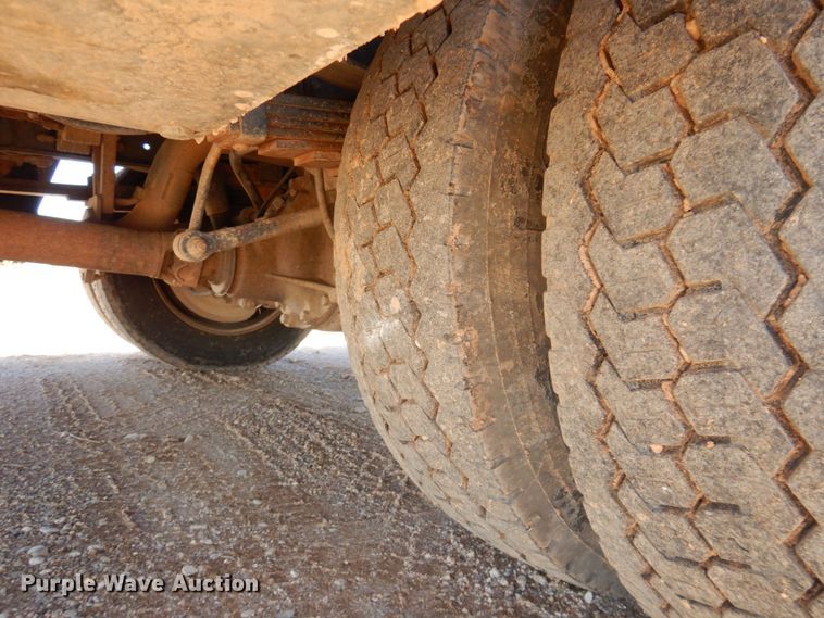 image for item DR2078 2014 Ford F550 Super Duty  Crew Cab flatbed truck