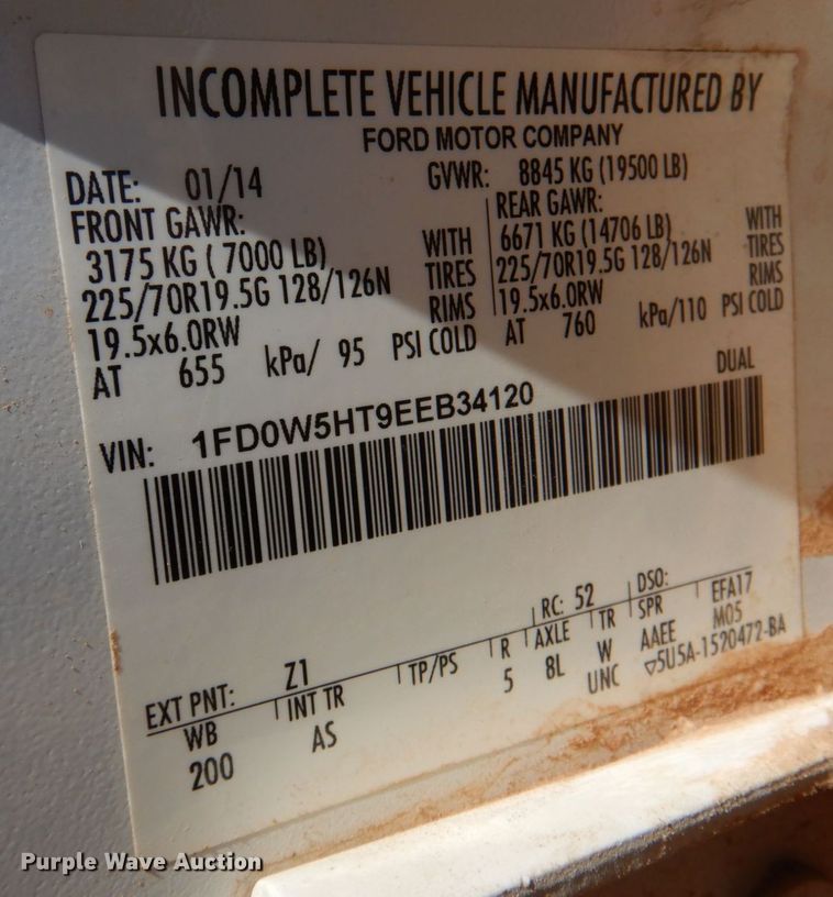 image for item DR2078 2014 Ford F550 Super Duty  Crew Cab flatbed truck