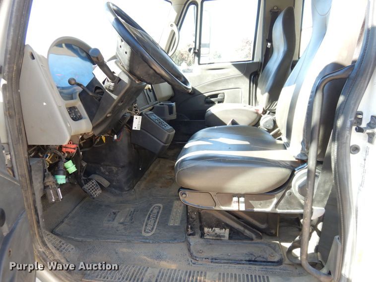 image for item DS1486 2009 International DuraStar 4300  utility / service truck