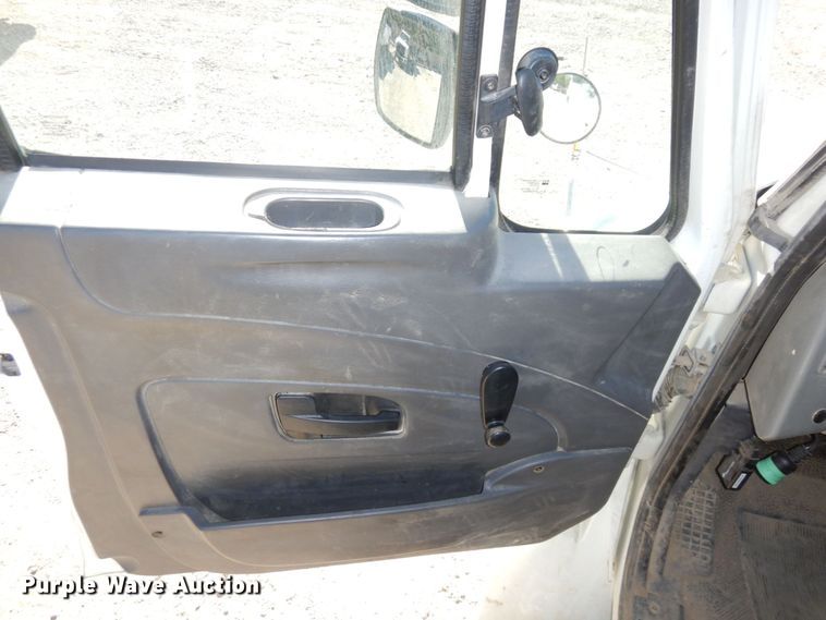 image for item DS1486 2009 International DuraStar 4300  utility / service truck