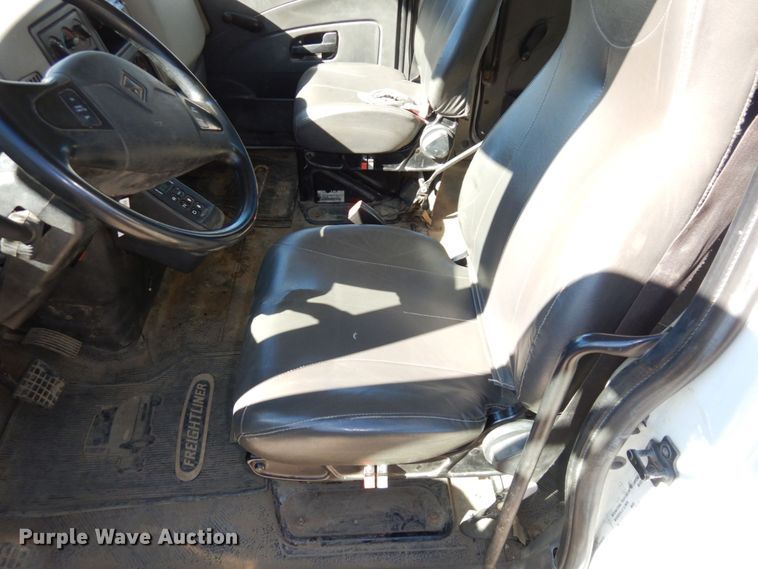 image for item DS1486 2009 International DuraStar 4300  utility / service truck