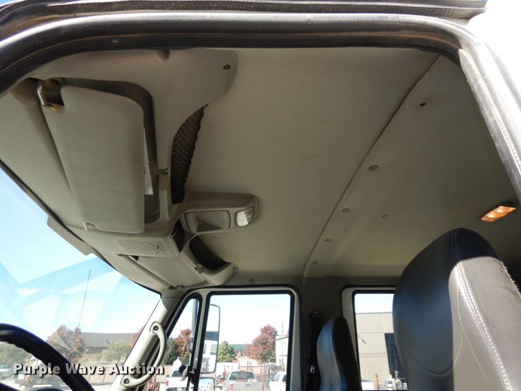 image for item DS1486 2009 International DuraStar 4300  utility / service truck