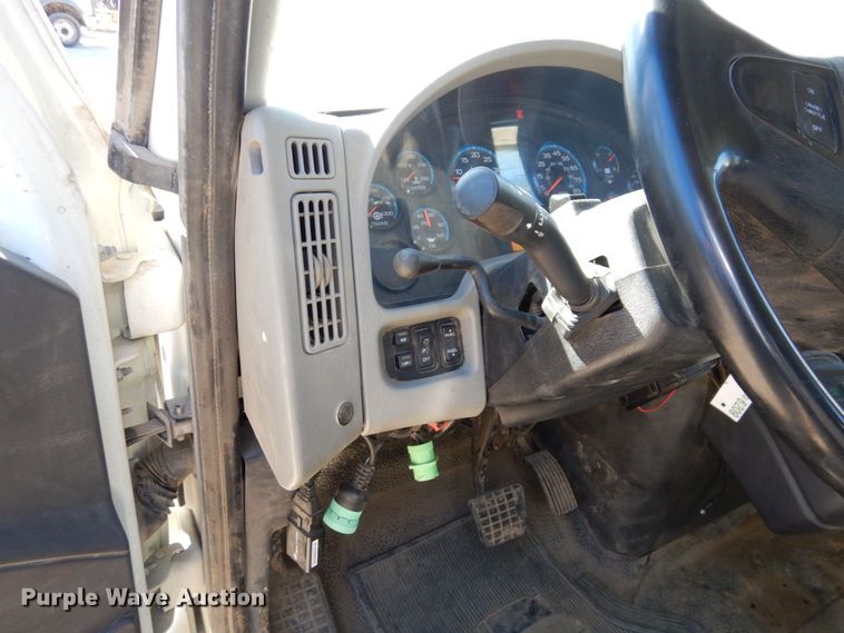 image for item DS1486 2009 International DuraStar 4300  utility / service truck