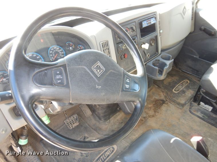 image for item DS1486 2009 International DuraStar 4300  utility / service truck