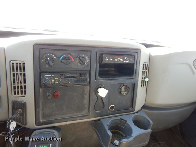 image for item DS1486 2009 International DuraStar 4300  utility / service truck