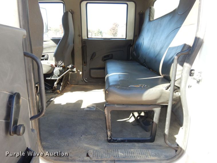 image for item DS1486 2009 International DuraStar 4300  utility / service truck