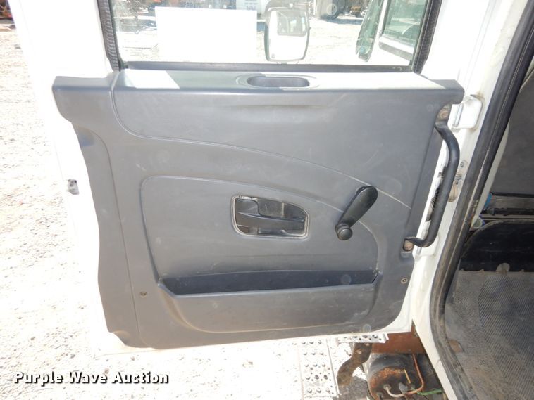 image for item DS1486 2009 International DuraStar 4300  utility / service truck