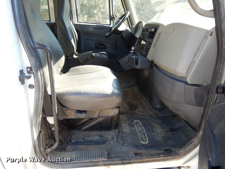 image for item DS1486 2009 International DuraStar 4300  utility / service truck