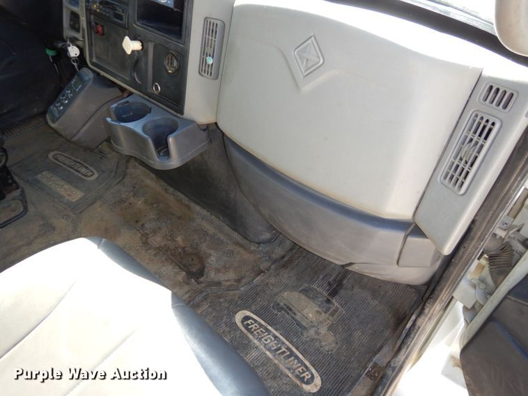 image for item DS1486 2009 International DuraStar 4300  utility / service truck