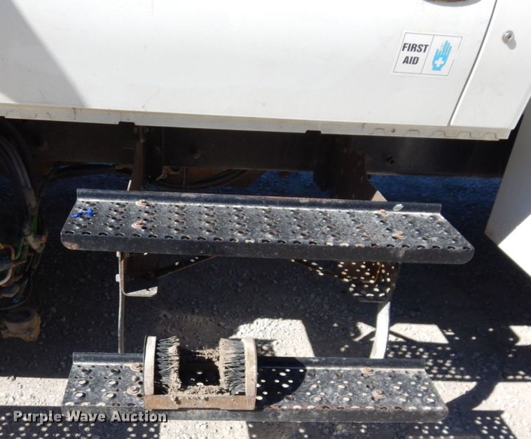 image for item DS1486 2009 International DuraStar 4300  utility / service truck