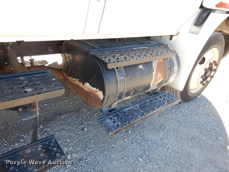 image for item DS1486 2009 International DuraStar 4300  utility / service truck