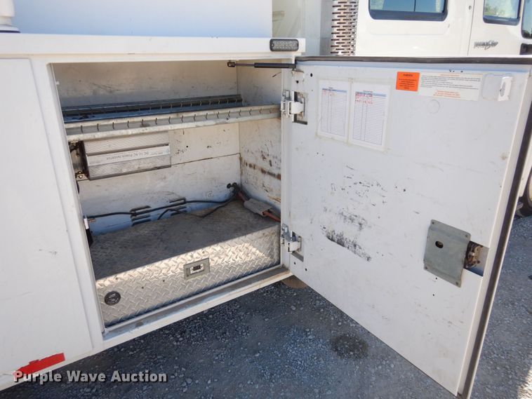 image for item DS1486 2009 International DuraStar 4300  utility / service truck