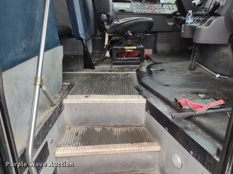 image for item DS1490 2010 Freightliner B2  school bus