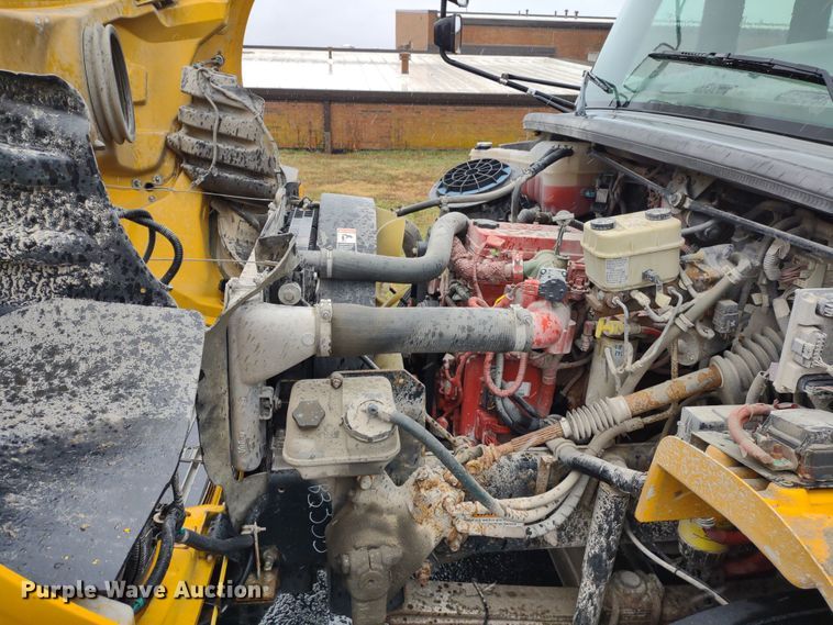 image for item DS1490 2010 Freightliner B2  school bus