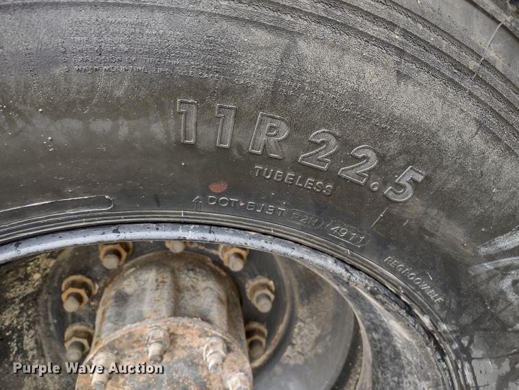 image for item DS1490 2010 Freightliner B2  school bus