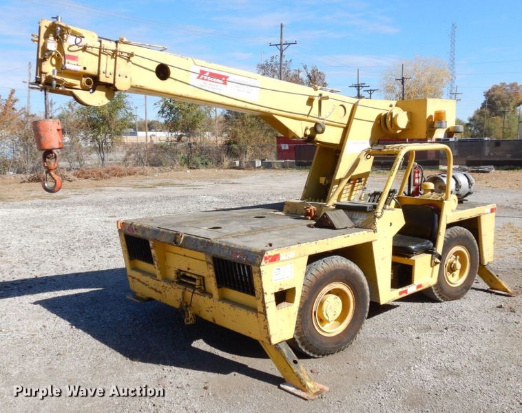 image for item DS1495 Broderson IC-80-2D  crane