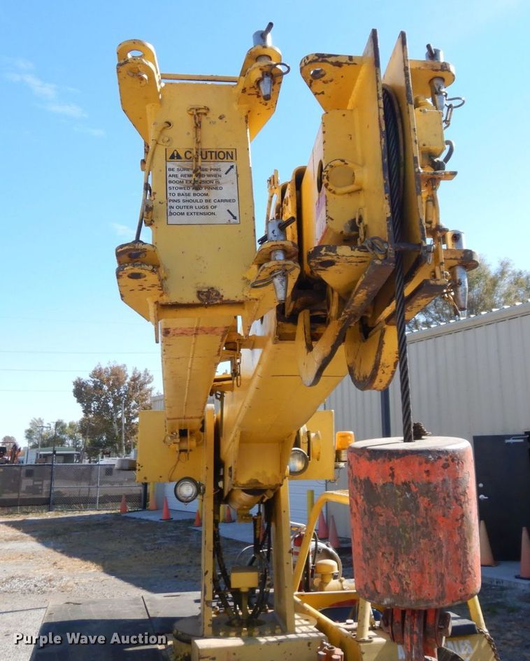 image for item DS1495 Broderson IC-80-2D  crane
