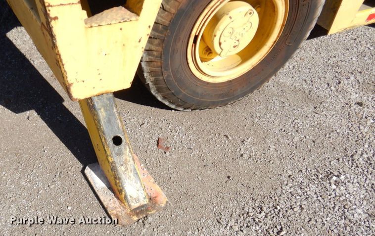 image for item DS1495 Broderson IC-80-2D  crane