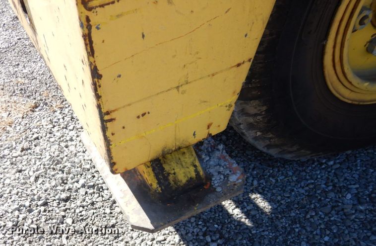 image for item DS1495 Broderson IC-80-2D  crane