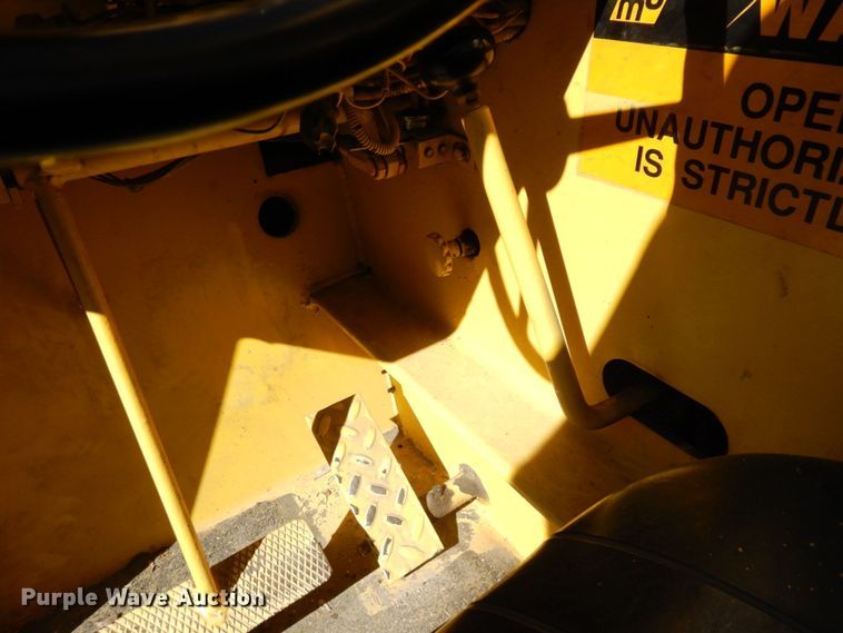 image for item DS1495 Broderson IC-80-2D  crane