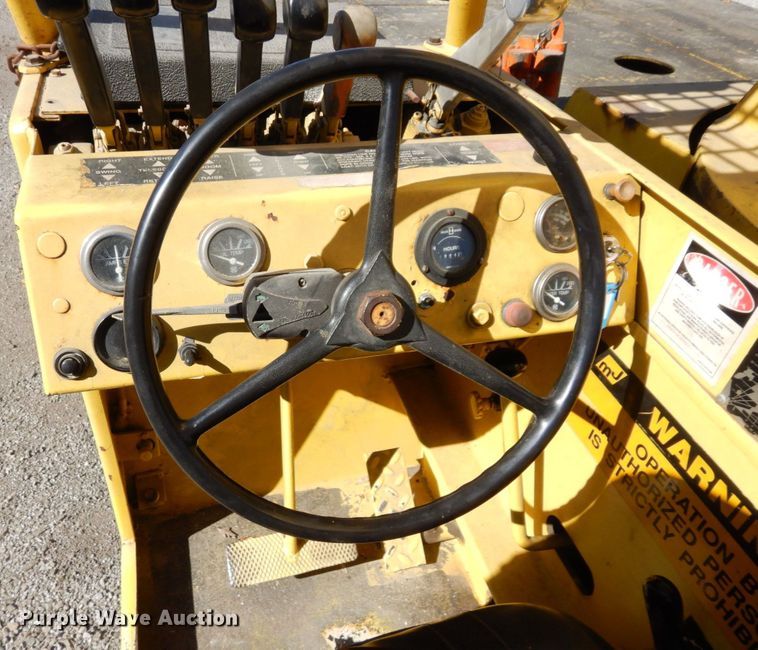 image for item DS1495 Broderson IC-80-2D  crane